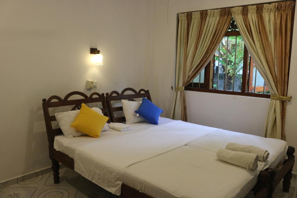 Sweden Inn Guesthouse Hikkaduwa Pokoj fotografie