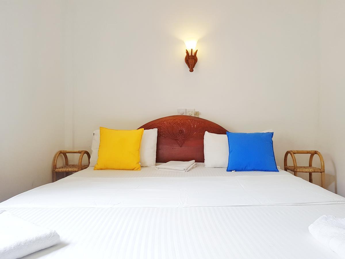 Sweden Inn Guesthouse Hikkaduwa Exteriér fotografie